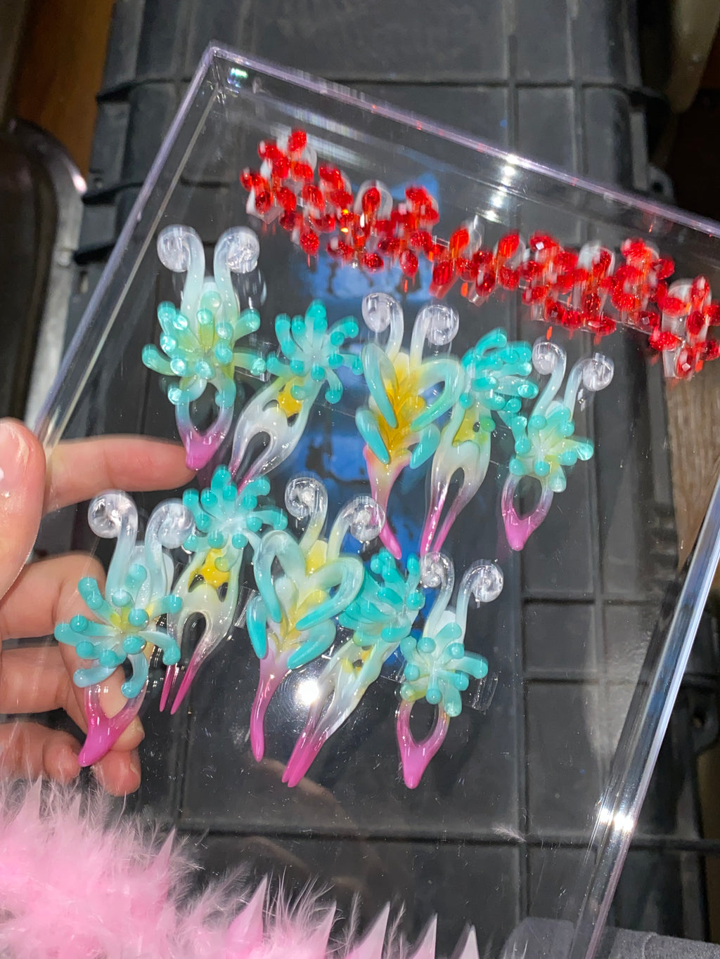 Flower nail art that inspired from coral, nautilus and ocean creatures. Nails are storage in a acrylic box.