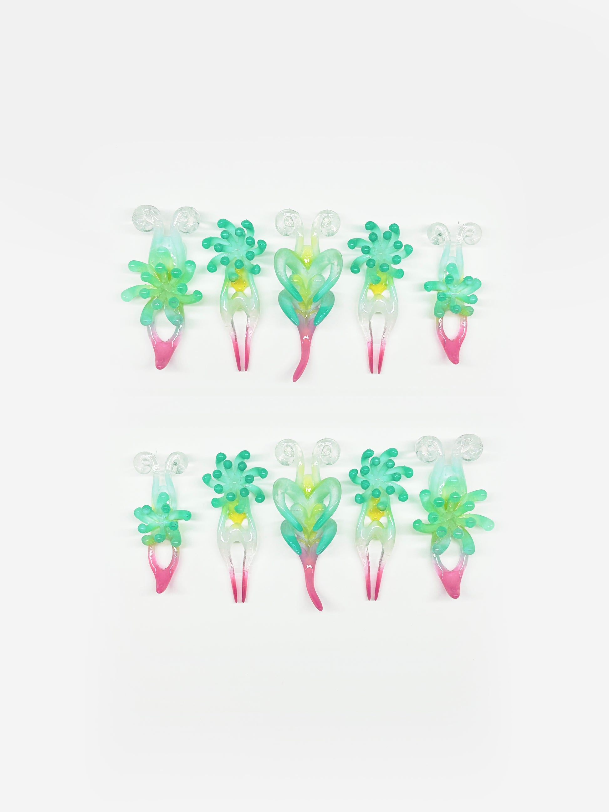 Flower nail art that inspired from coral, nautilus and ocean creatures.